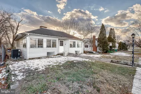 6225 Blue Bird Ave, Harrisburg, PA 17112
