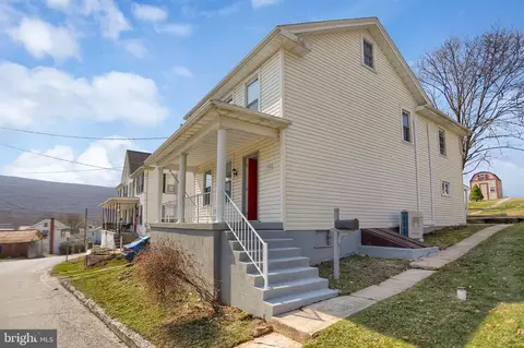 220 N Water St, Williamstown, PA 17098