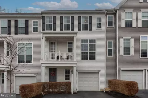 2135 Red Fox Dr, Hummelstown, PA 17036