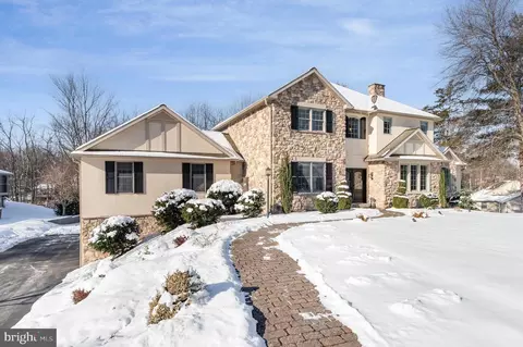 63 White Pine Dr, Hershey, PA 17033 photo 3