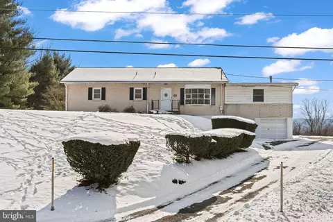 50 Briardale Rd, Dauphin, PA 17018