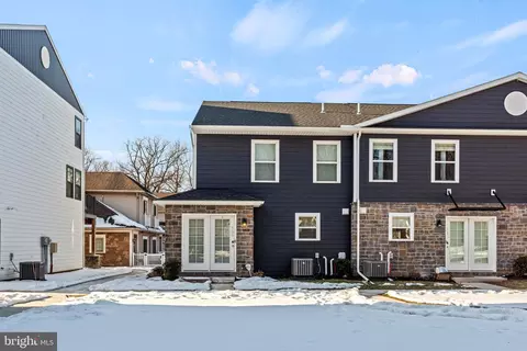 109 High Pointe Dr, Hummelstown, PA 17036