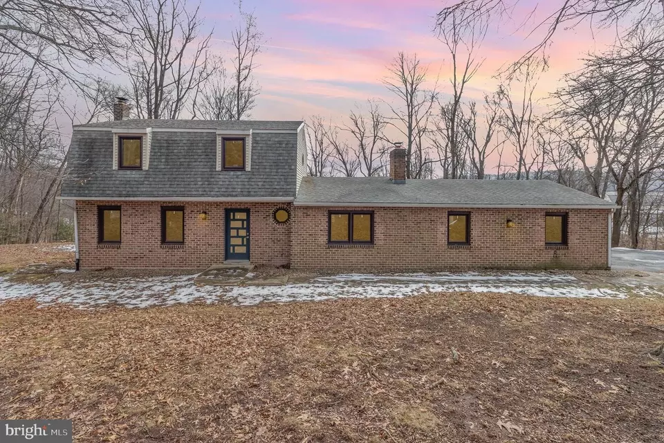 Exterior - 400 Holly Dr, Dauphin, PA 17018 photo 1 of 10