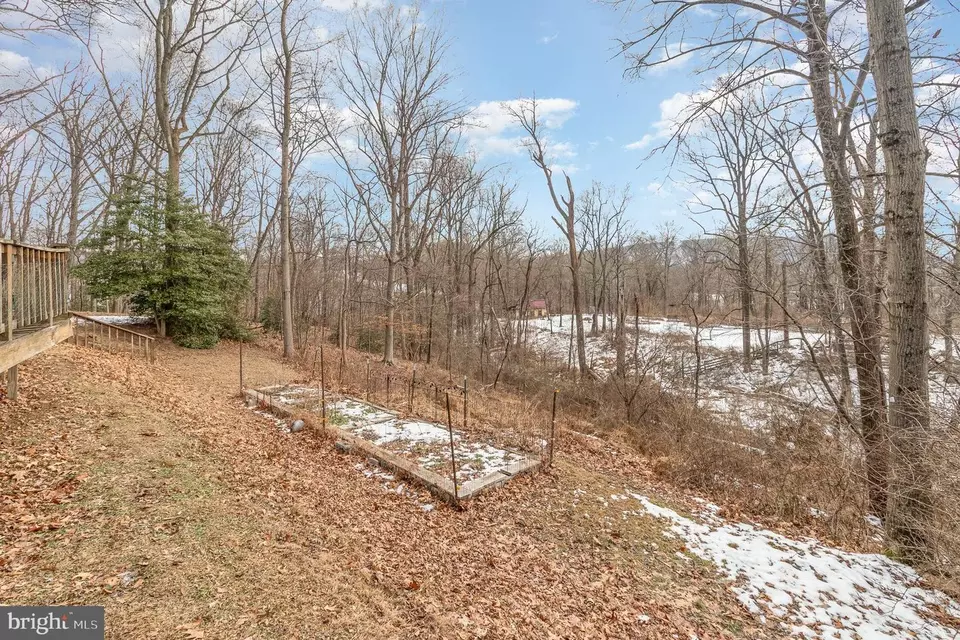 Exterior - 400 Holly Dr, Dauphin, PA 17018 photo 6 of 10