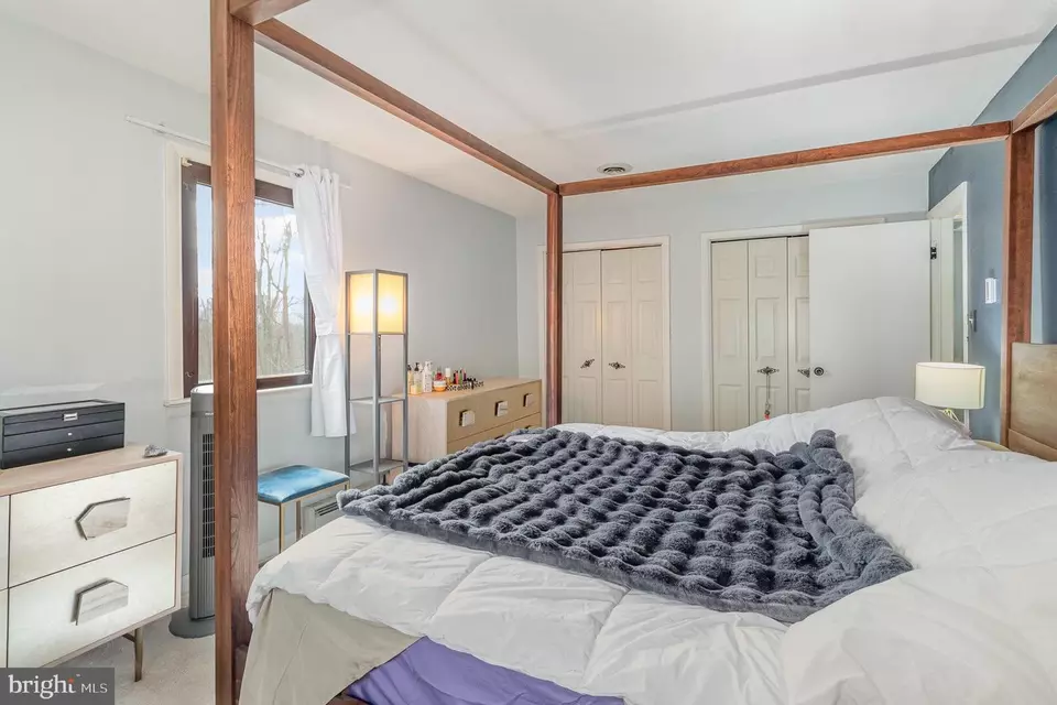 Bedroom - 400 Holly Dr, Dauphin, PA 17018 photo 3 of 4