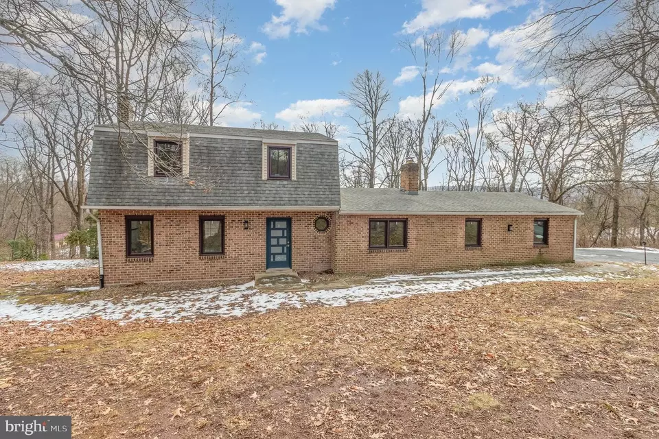 Exterior - 400 Holly Dr, Dauphin, PA 17018 photo 3 of 10