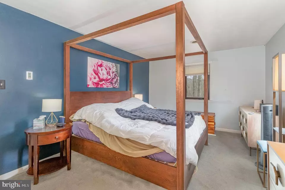 Bedroom - 400 Holly Dr, Dauphin, PA 17018 photo 2 of 4