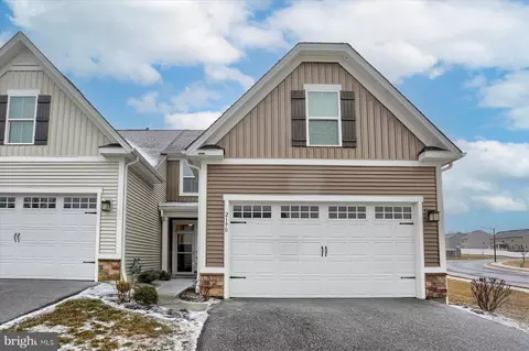 2190 Caroline Ln, Harrisburg, PA 17110
