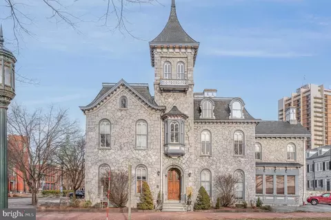 407 N Front St, Harrisburg, PA 17101