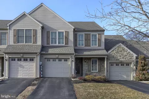 1957 Limestone Dr, Hummelstown, PA 17036