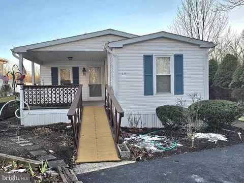 68 Meadow Run Pl, Harrisburg, PA 17112