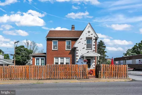 3430 Maple St, Harrisburg, PA 17109