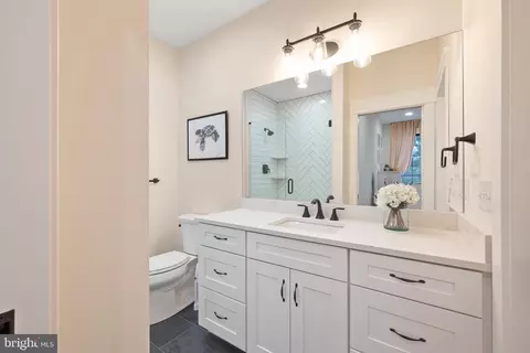 Bath - 321 Elm Ave, Hershey, PA 17033 photo 3 of 5