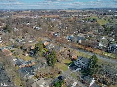 View/Area - 321 Elm Ave, Hershey, PA 17033 photo 3 of 4