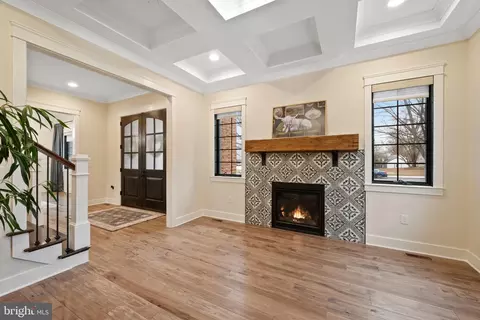 Entry Way - 321 Elm Ave, Hershey, PA 17033 photo 2 of 10