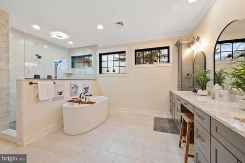 Bath - 321 Elm Ave, Hershey, PA 17033 photo 1 of 5