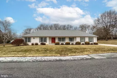 111 Brooksmill Rd, Grantville, PA 17028