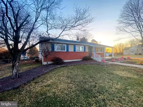 2120 S 2nd St, Steelton, PA 17113