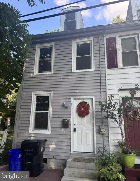 1627 Logan St, Harrisburg, PA 17102