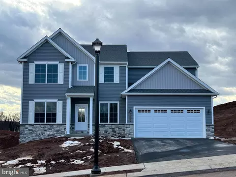 172 Magnolia Dr, Middletown, PA 17057