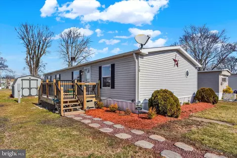 10 Vagabond Rd, Middletown, PA 17057