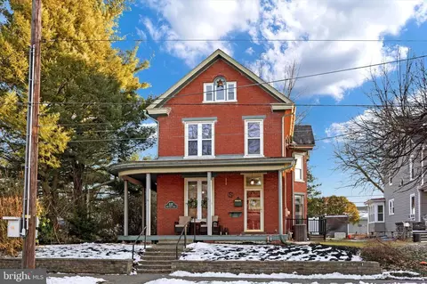 537 W Main St, Hummelstown, PA 17036