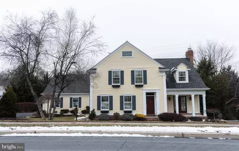 1181 Stonegate Rd, Hummelstown, PA 17036