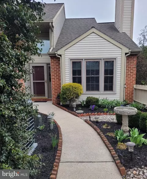 3 Cambridge Dr, Hershey, PA 17033