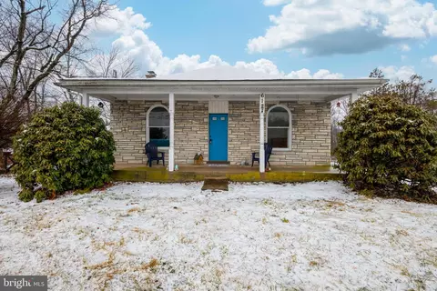 612 Piketown Rd, Harrisburg, PA 17112
