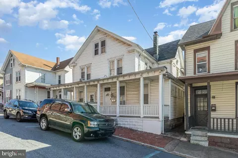 222 Elm St, Steelton, PA 17113