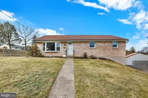 5631 Akron Dr, Harrisburg, PA 17109