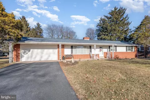 429 Springlake Rd, Harrisburg, PA 17112