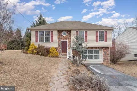345 Riverview St, Harrisburg, PA 17113