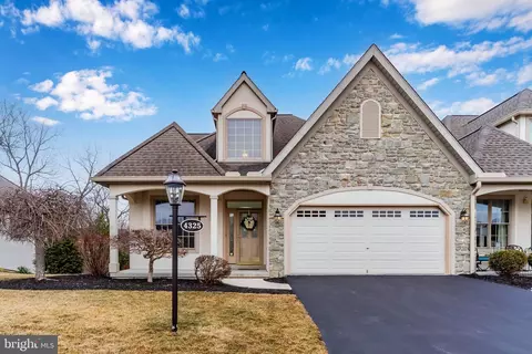 4325 S Victoria Way, Harrisburg, PA 17112