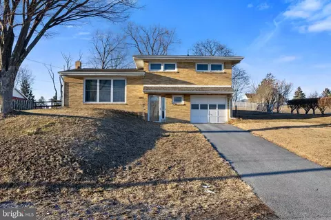 4922 Bretney Dr, Harrisburg, PA 17112