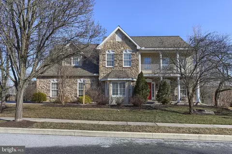 1107 Duesenberg Dr, Hummelstown, PA 17036