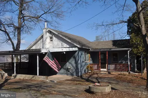 30 N 6th St, Halifax, PA 17032