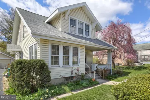 1336 N Mountain Rd, Harrisburg, PA 17112
