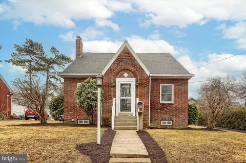 3827 Cloverfield Rd, Harrisburg, PA 17109
