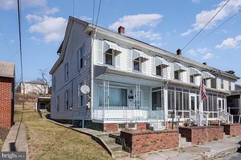 180 Market St, Highspire, PA 17034