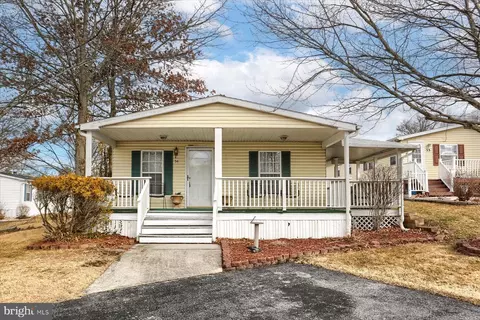 54 Meadow Run Pl, Harrisburg, PA 17112