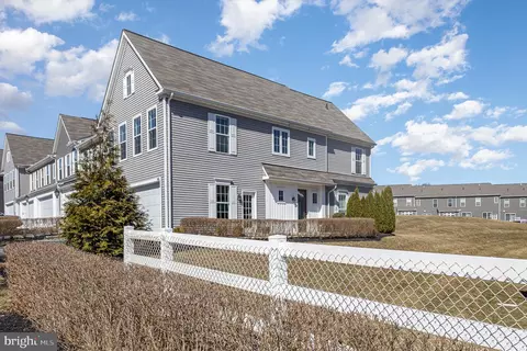 665 Stoverdale Rd, Hummelstown, PA 17036