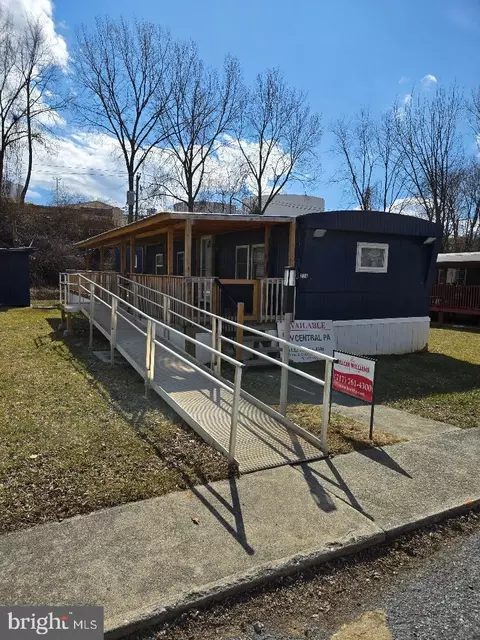 216 Brookside Dr, Middletown, PA 17057