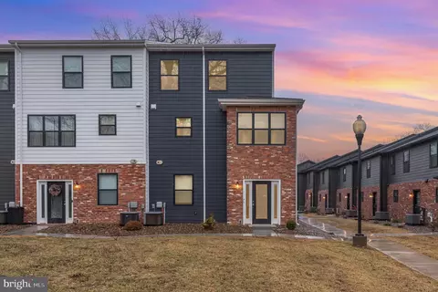 159 High Pointe Dr, Hummelstown, PA 17036