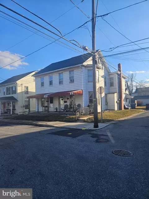 55 Jury St, Highspire, PA 17034