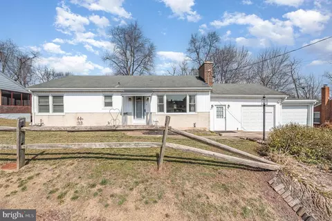 5618 Devon Dr, Harrisburg, PA 17112
