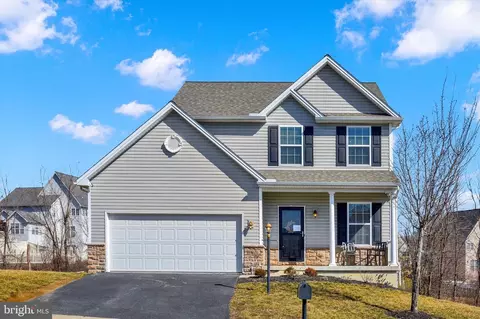 2035 Laura Ln, Harrisburg, PA 17110