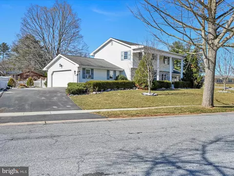 907 Beech Ave, Hershey, PA 17033 photo 3
