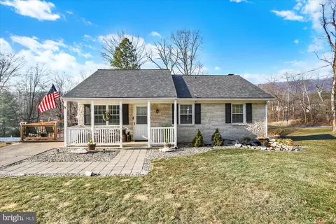 1116 Whitehall Dr, Harrisburg, PA 17110