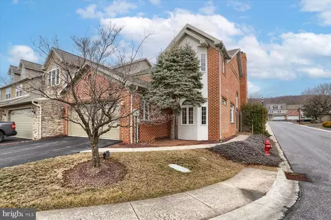 2806 Oakwood Dr, Harrisburg, PA 17110
